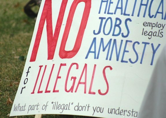 At Supreme Court, Arizona Gets Help from the Usual Suspects