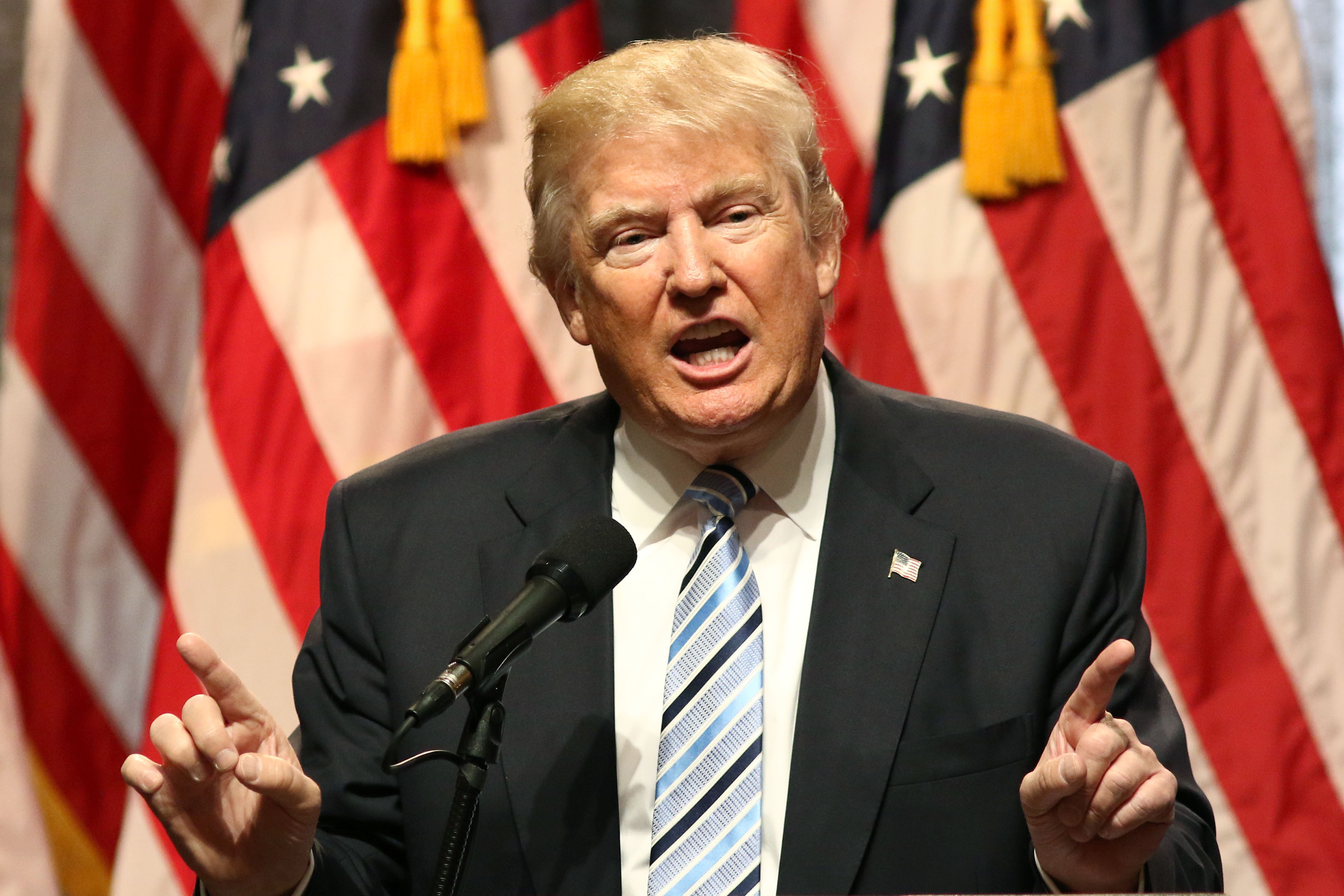 Trump Declares National Emergency to Fund His Border Wall